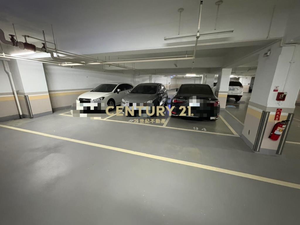 青埔A18聯上世界美裝潢四房雙車