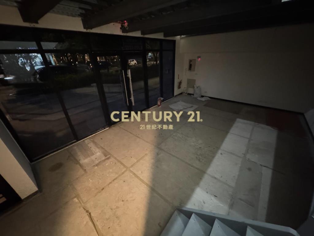 青埔機捷A18全新七米大面寬樓店+車位