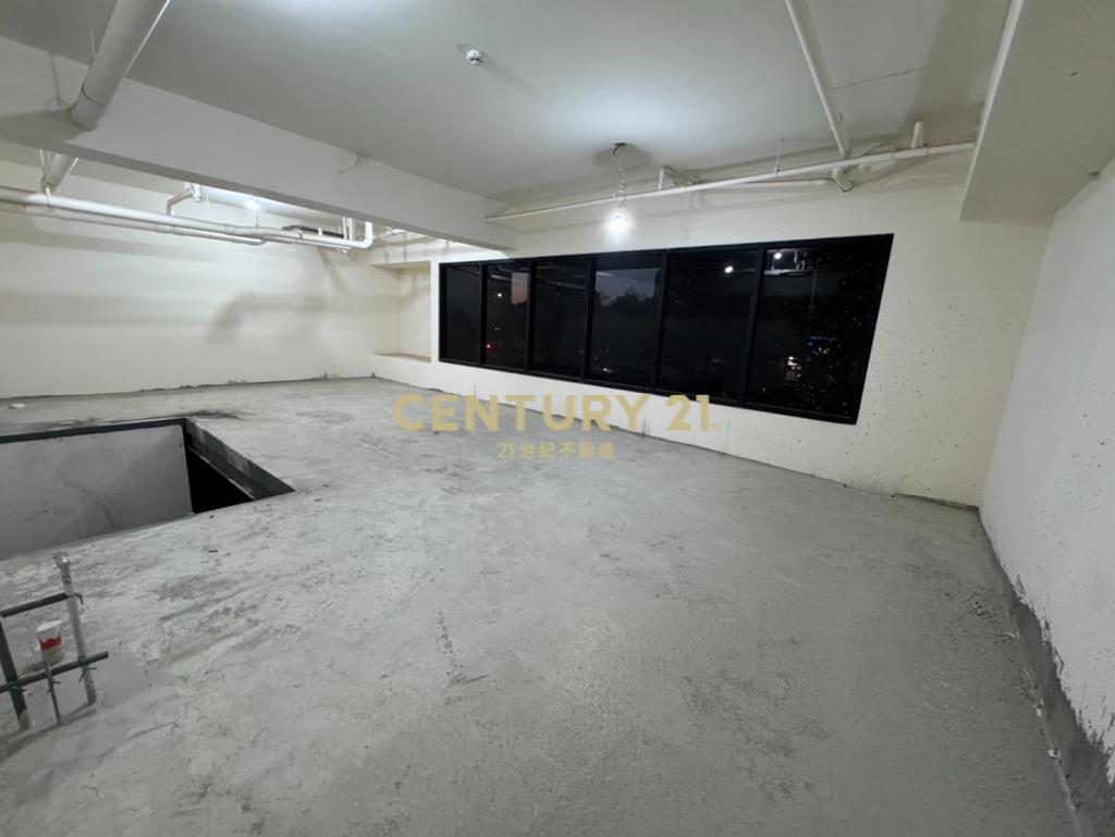 青埔機捷A18全新七米大面寬樓店+車位