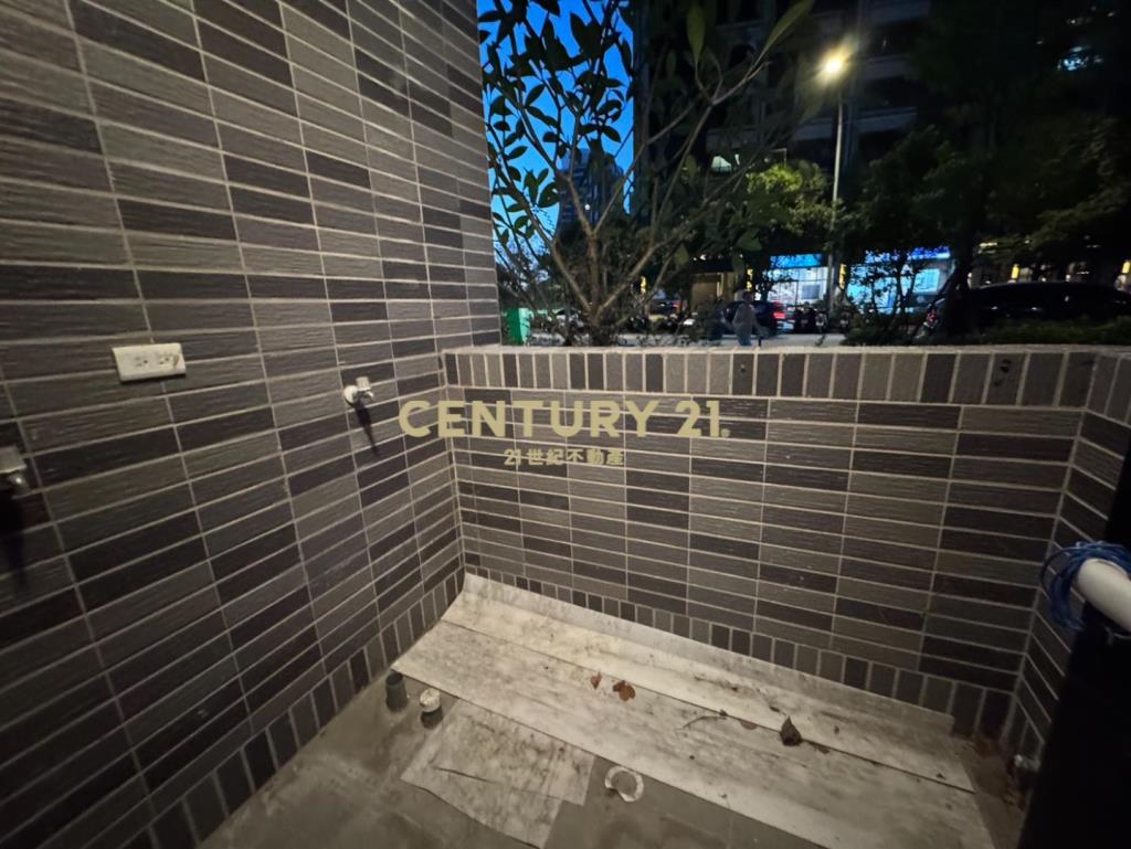 青埔機捷A18全新七米大面寬樓店+車位