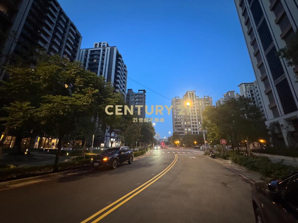 青埔機捷A18全新七米大面寬樓店+車位