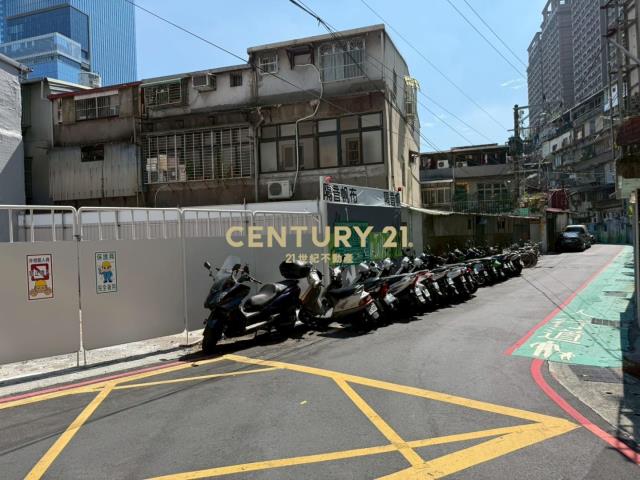 (專)板橋大遠百旁稀有公寓1F