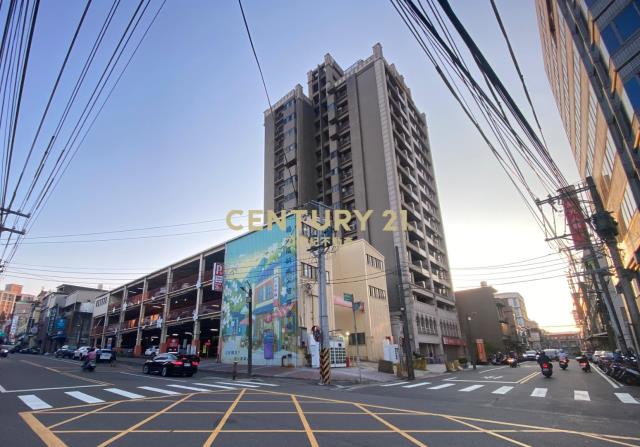 楊梅火車站前華廈