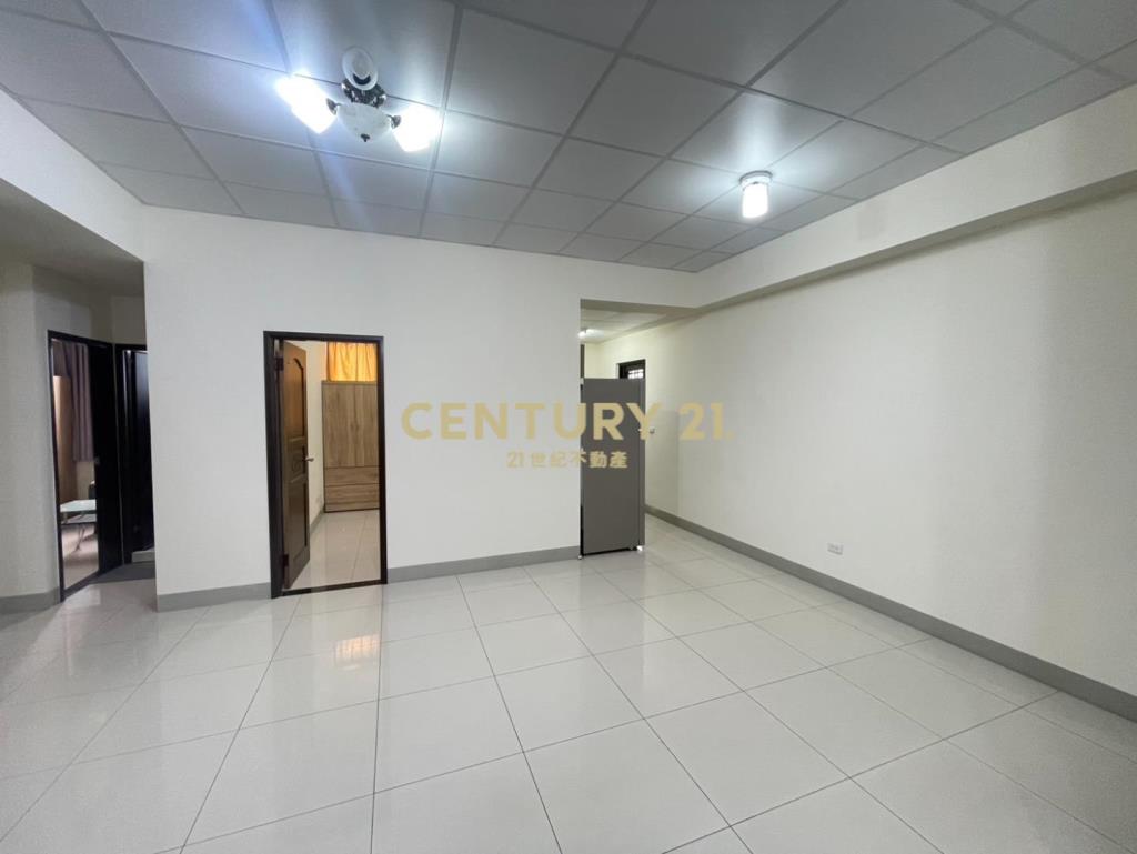 【獨家】苗栗後龍學區三房車