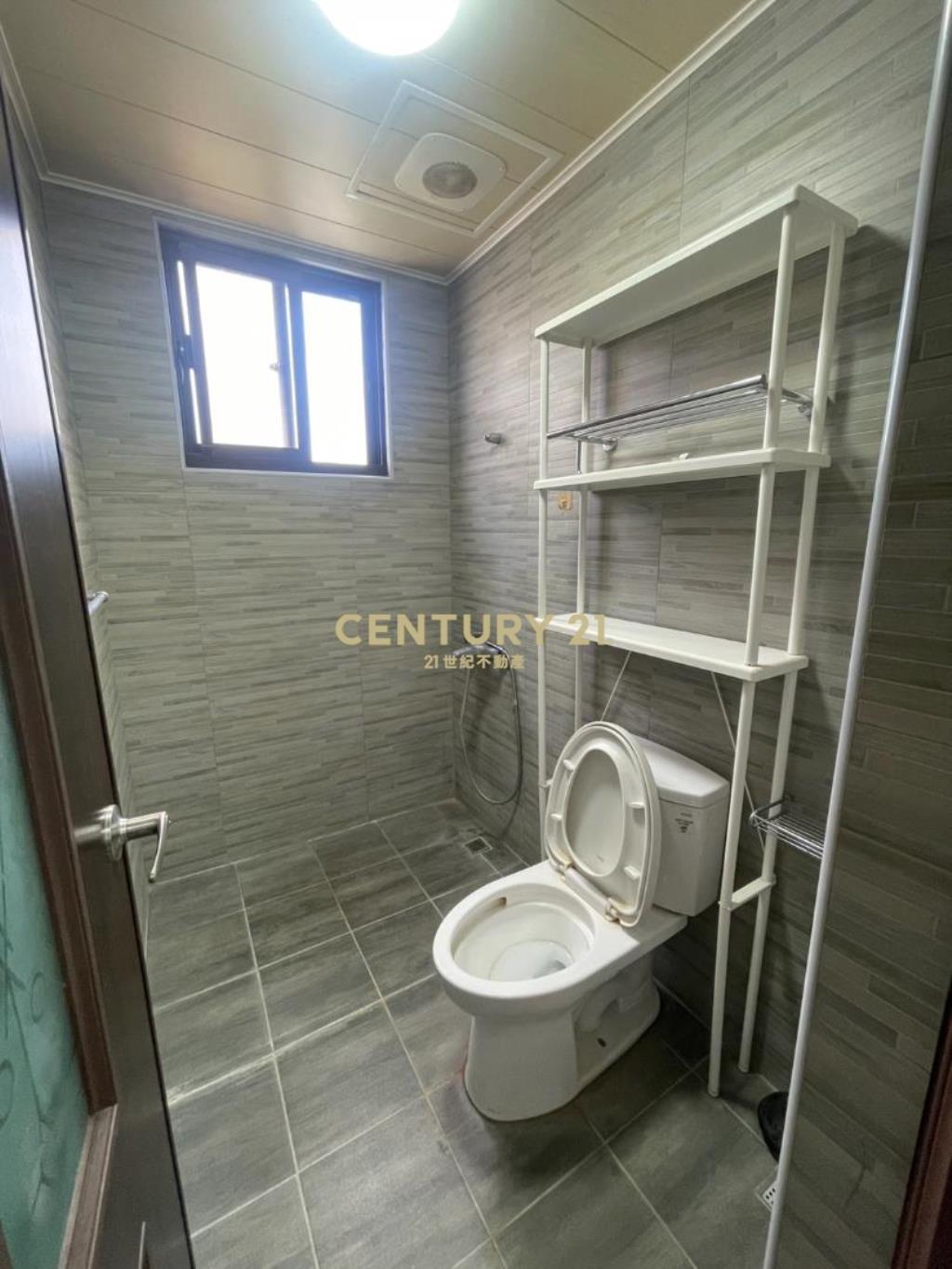 【獨家】苗栗後龍學區三房車