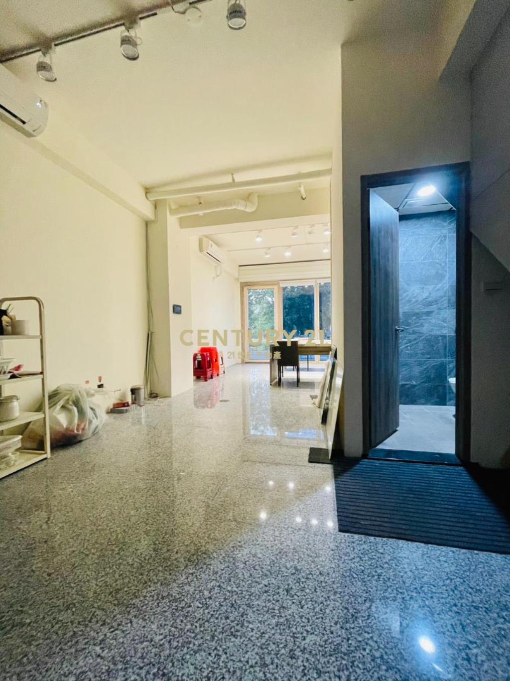 草漯霸王級收租透店