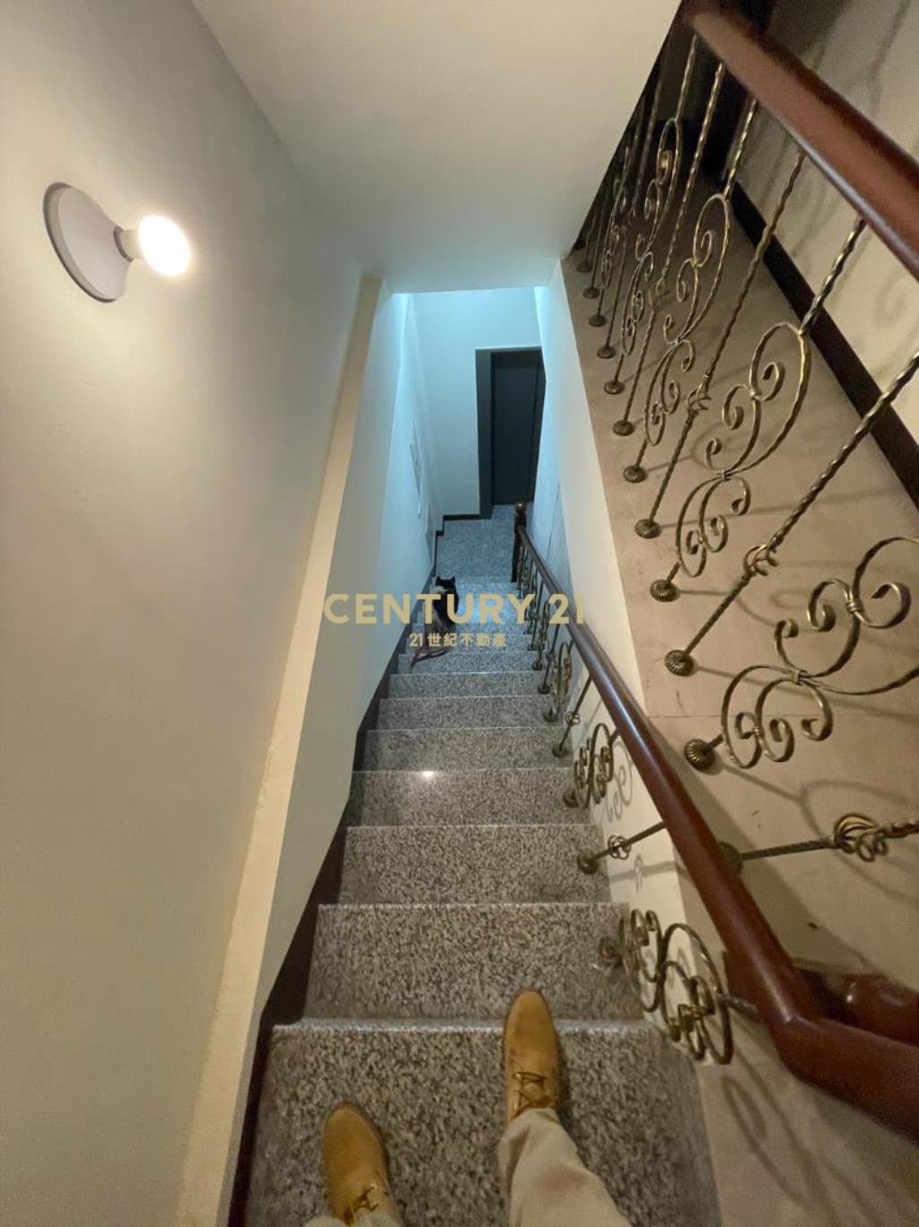 草漯霸王級收租透店