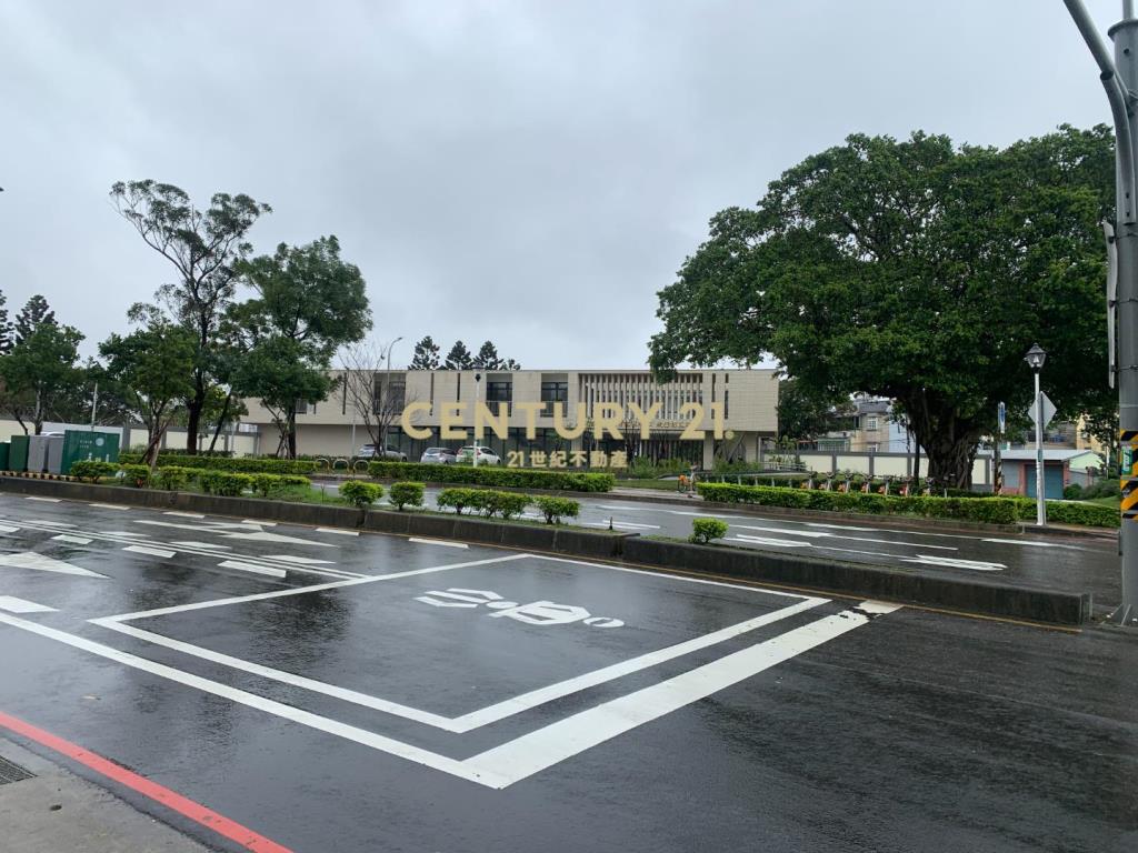 龍岡森林公園游泳路超值透天