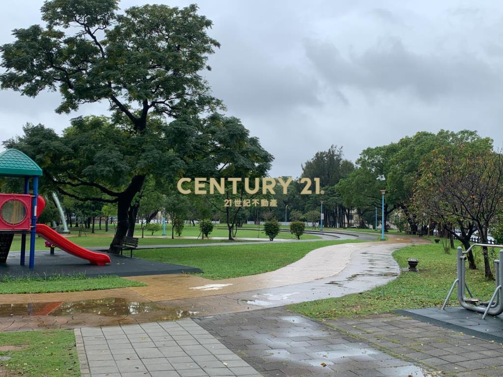 龍岡森林公園游泳路超值透天