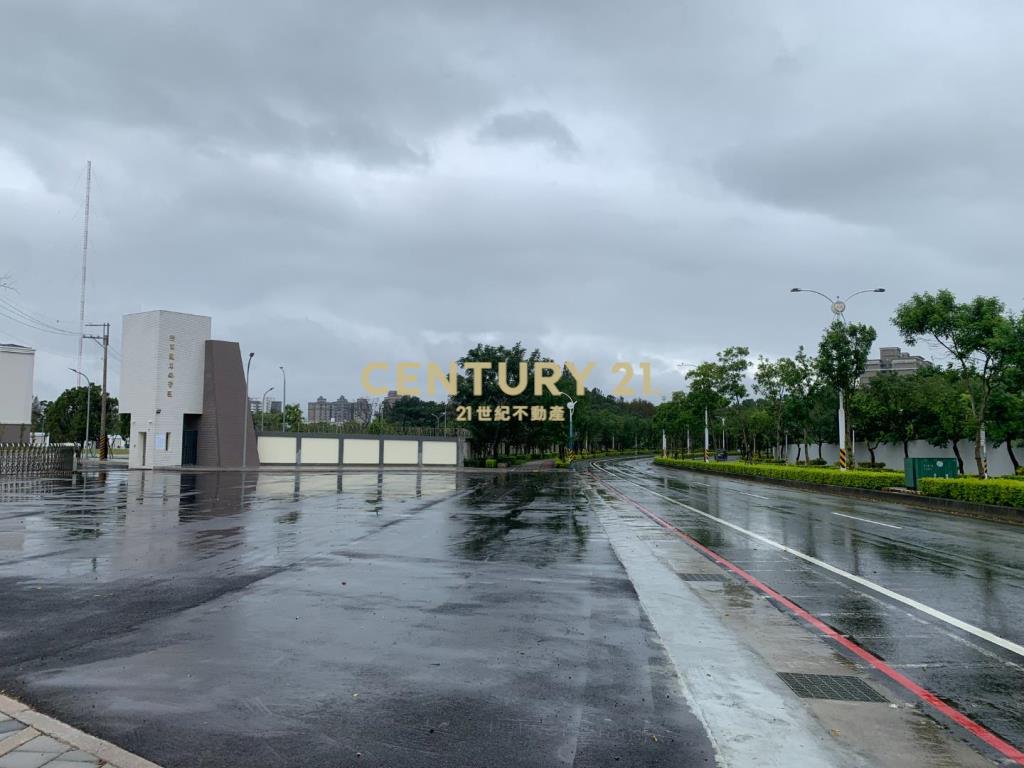 龍岡森林公園游泳路超值透天