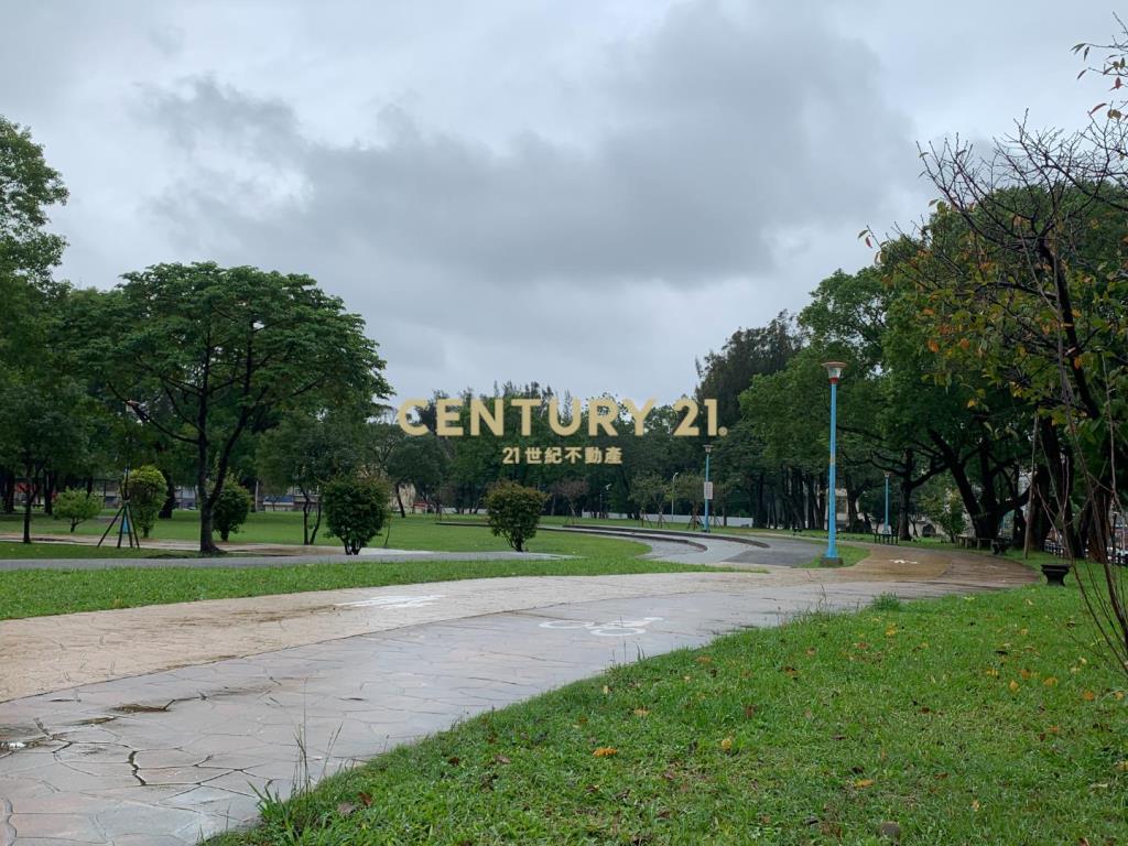 龍岡森林公園游泳路超值透天