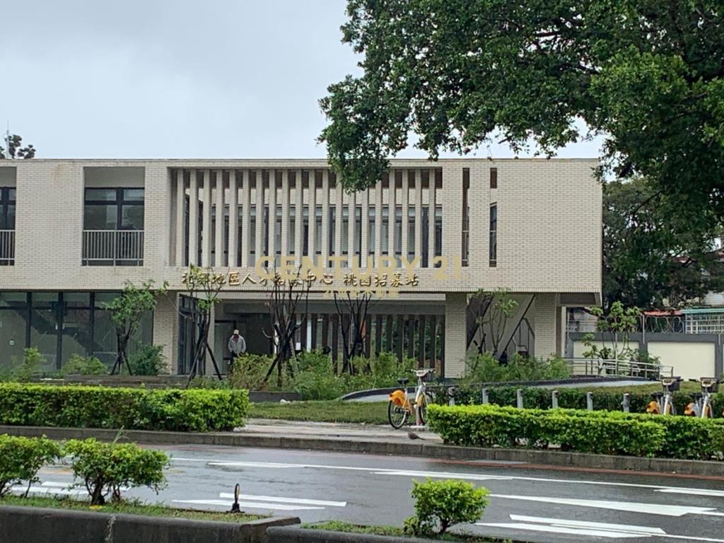 龍岡森林公園游泳路超值透天