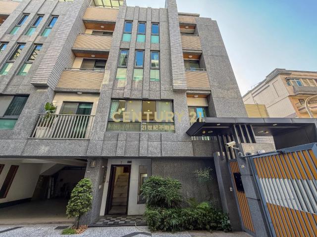 專任-高雄巨蛋商圈旺財雙車別墅