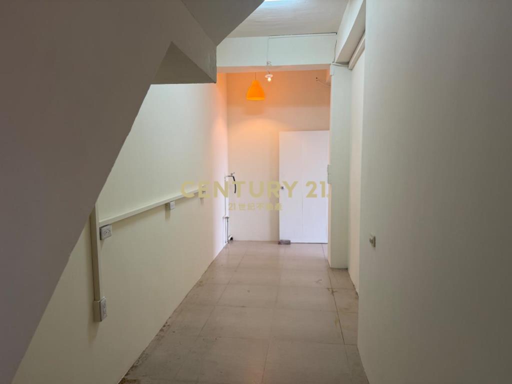 龍科邊間角窗店住辦