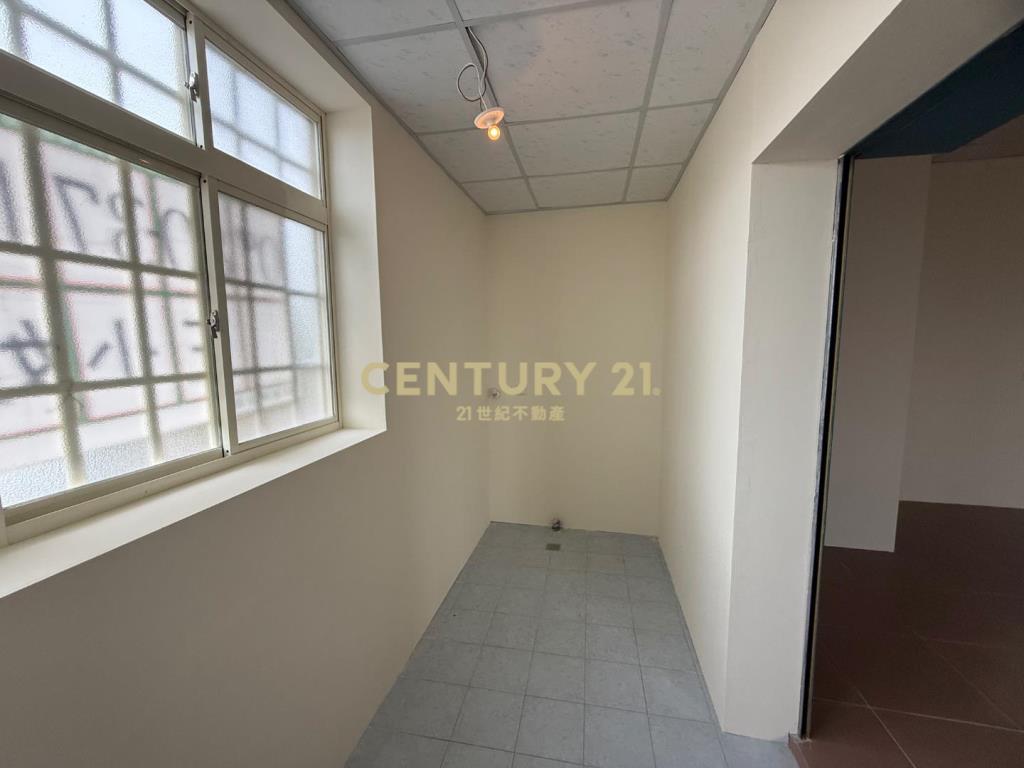 龍科邊間角窗店住辦