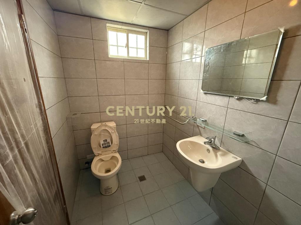 龍科邊間角窗店住辦