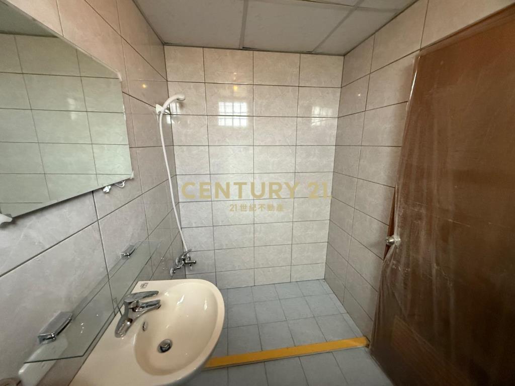 龍科邊間角窗店住辦