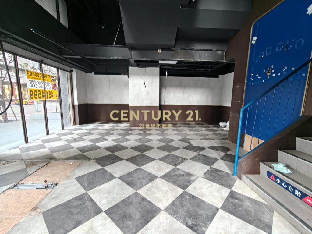 出租~SOGO三角窗-金店面