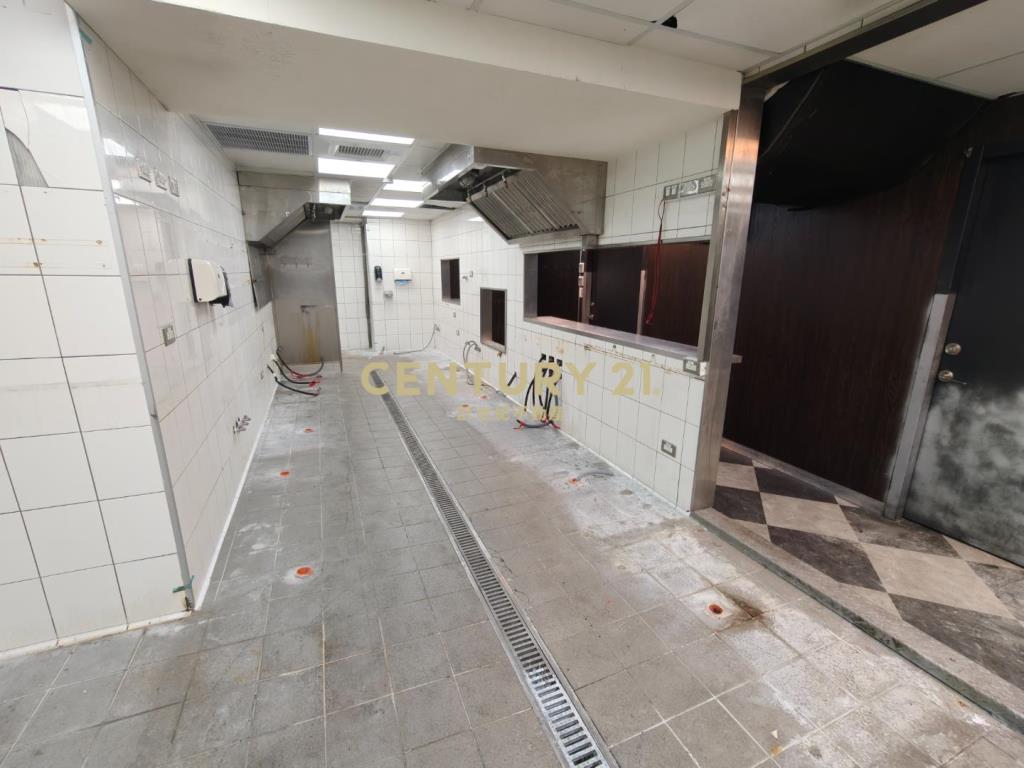 出租~SOGO三角窗-金店面