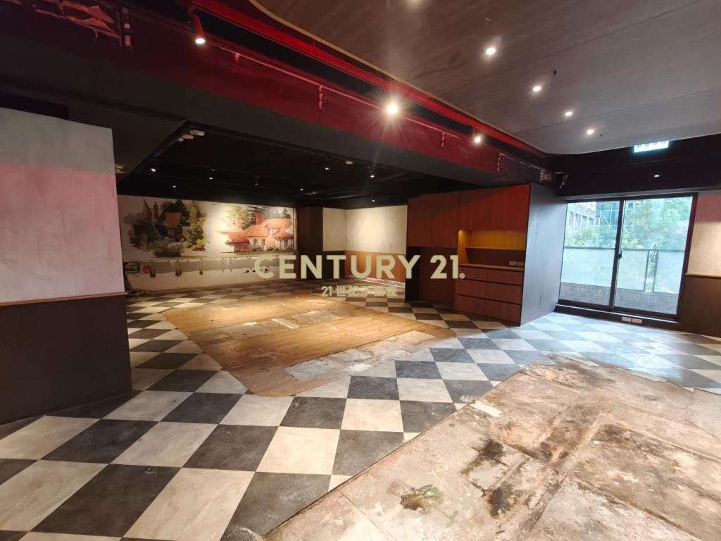 出租~SOGO三角窗-金店面