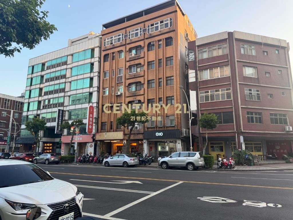 中壢高中旁金店面