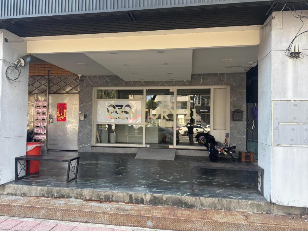 中壢高中旁金店面