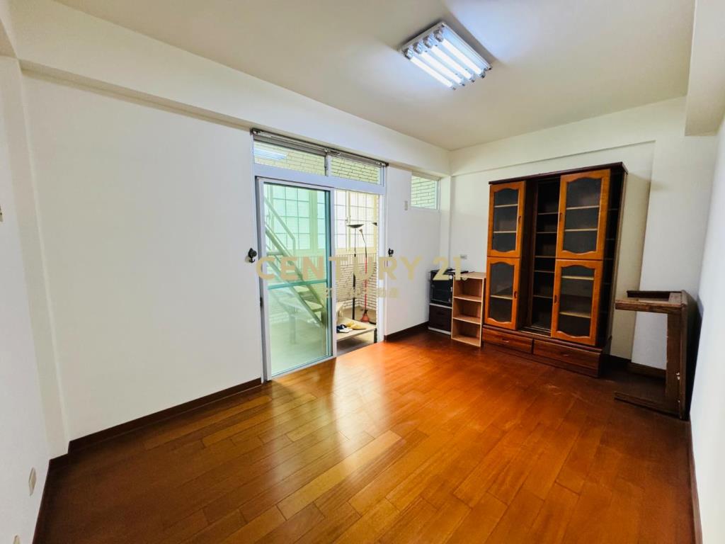 【專任】內壢交流道裝潢美別墅