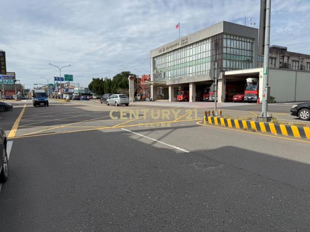 龍潭區公所前透天店面