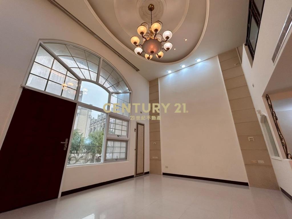 璞園三本春秋埔頂萬坪公園旁雙車寬庭別墅