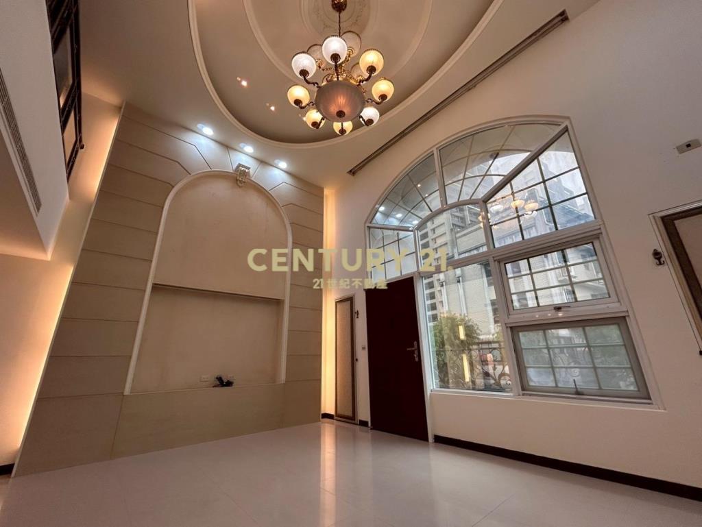 璞園三本春秋埔頂萬坪公園旁雙車寬庭別墅