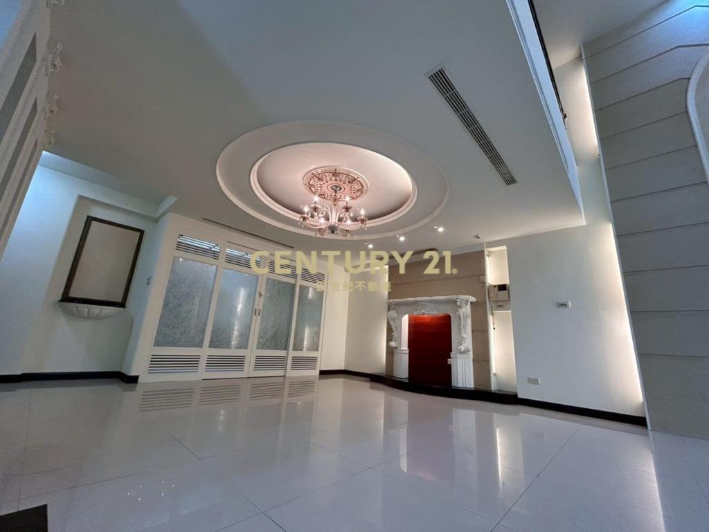 璞園三本春秋埔頂萬坪公園旁雙車寬庭別墅