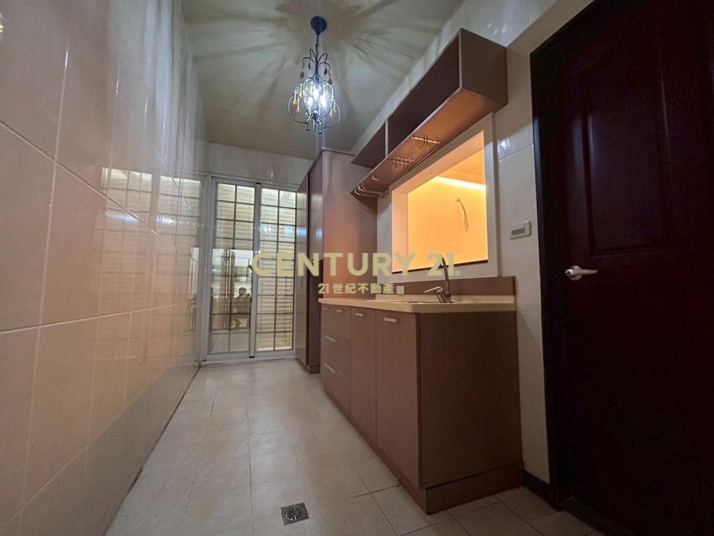 璞園三本春秋埔頂萬坪公園旁雙車寬庭別墅