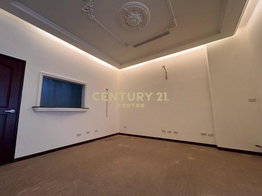 璞園三本春秋埔頂萬坪公園旁雙車寬庭別墅