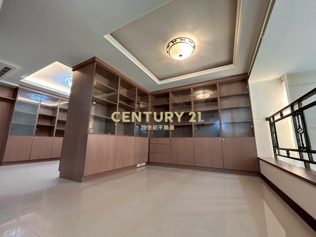 璞園三本春秋埔頂萬坪公園旁雙車寬庭別墅