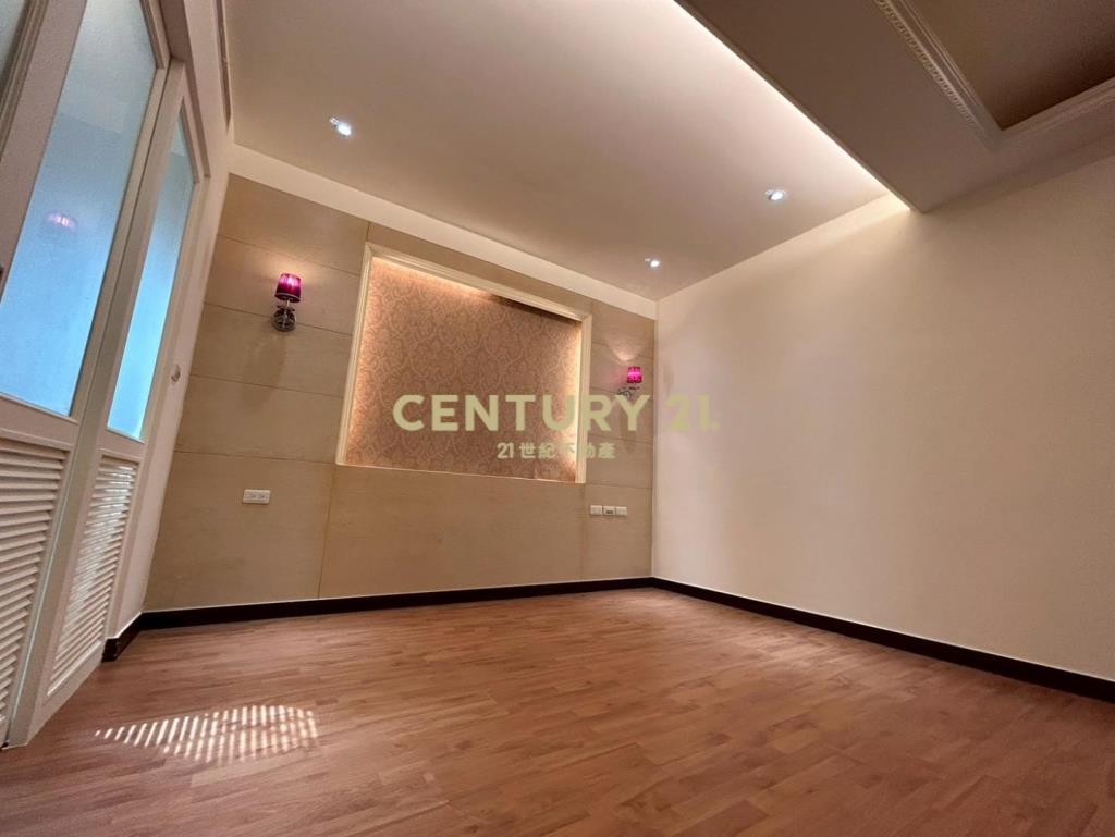 璞園三本春秋埔頂萬坪公園旁雙車寬庭別墅