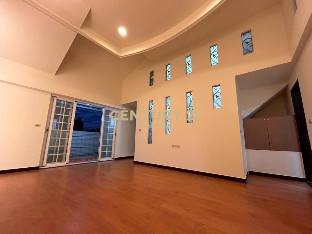 璞園三本春秋埔頂萬坪公園旁雙車寬庭別墅