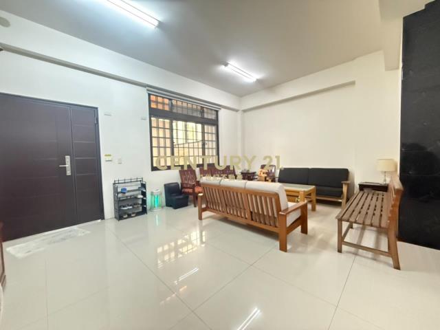 草漯市區大地坪電梯別墅