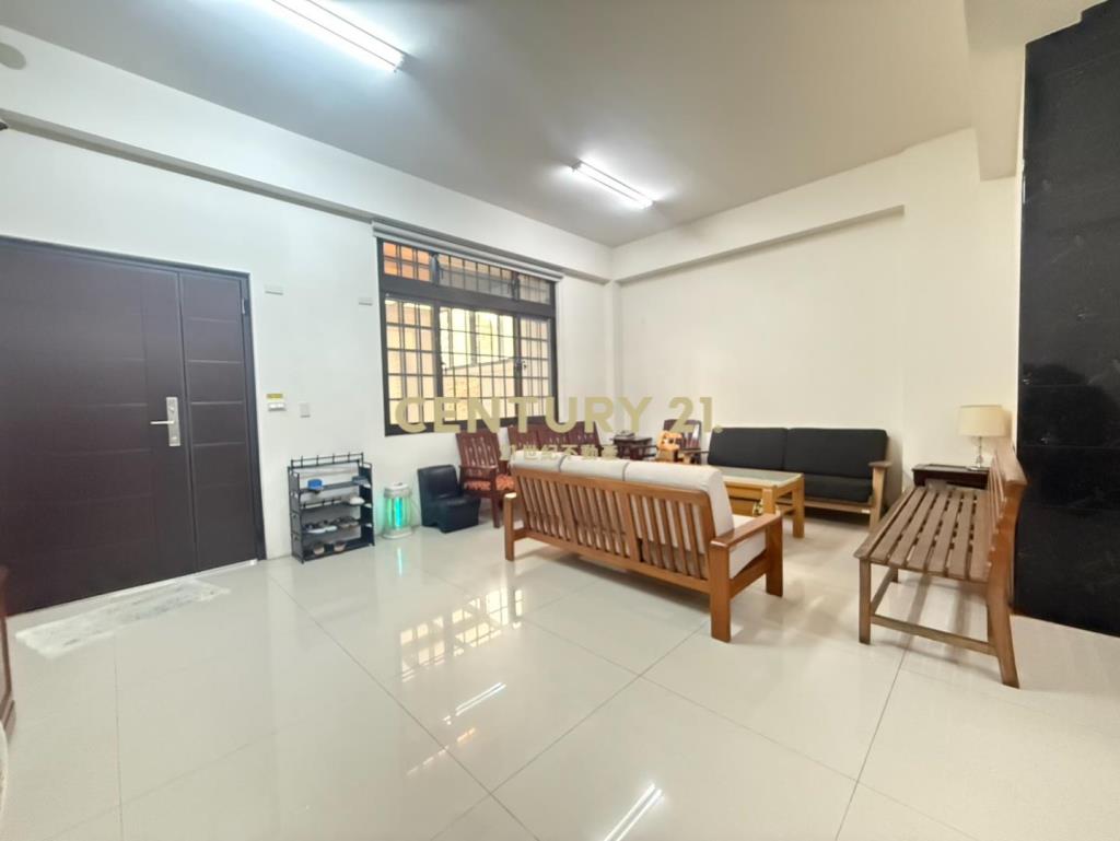 草漯市區大地坪電梯別墅