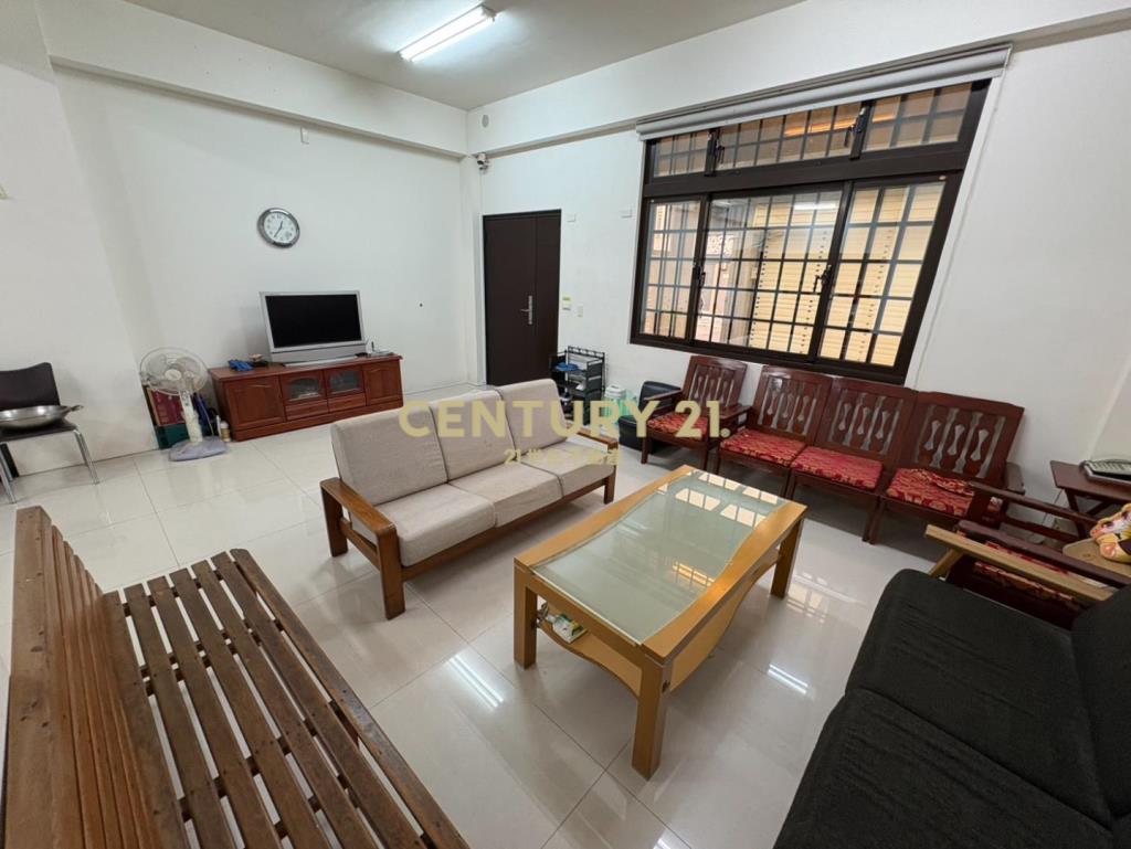 草漯市區大地坪電梯別墅