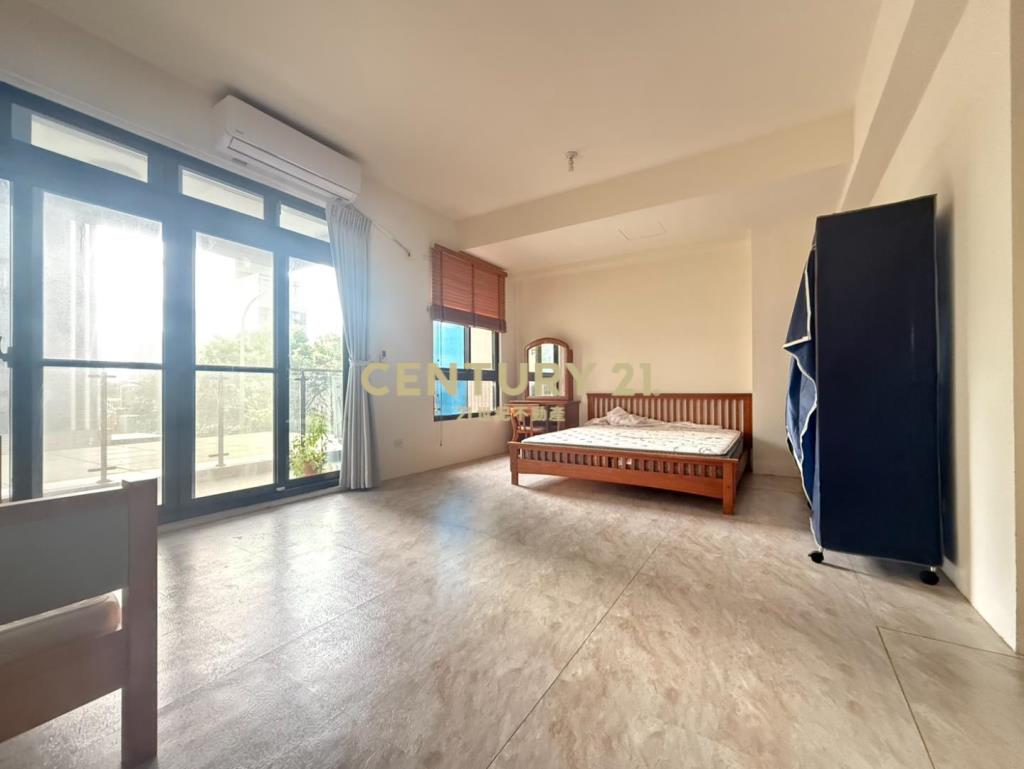 草漯市區大地坪電梯別墅