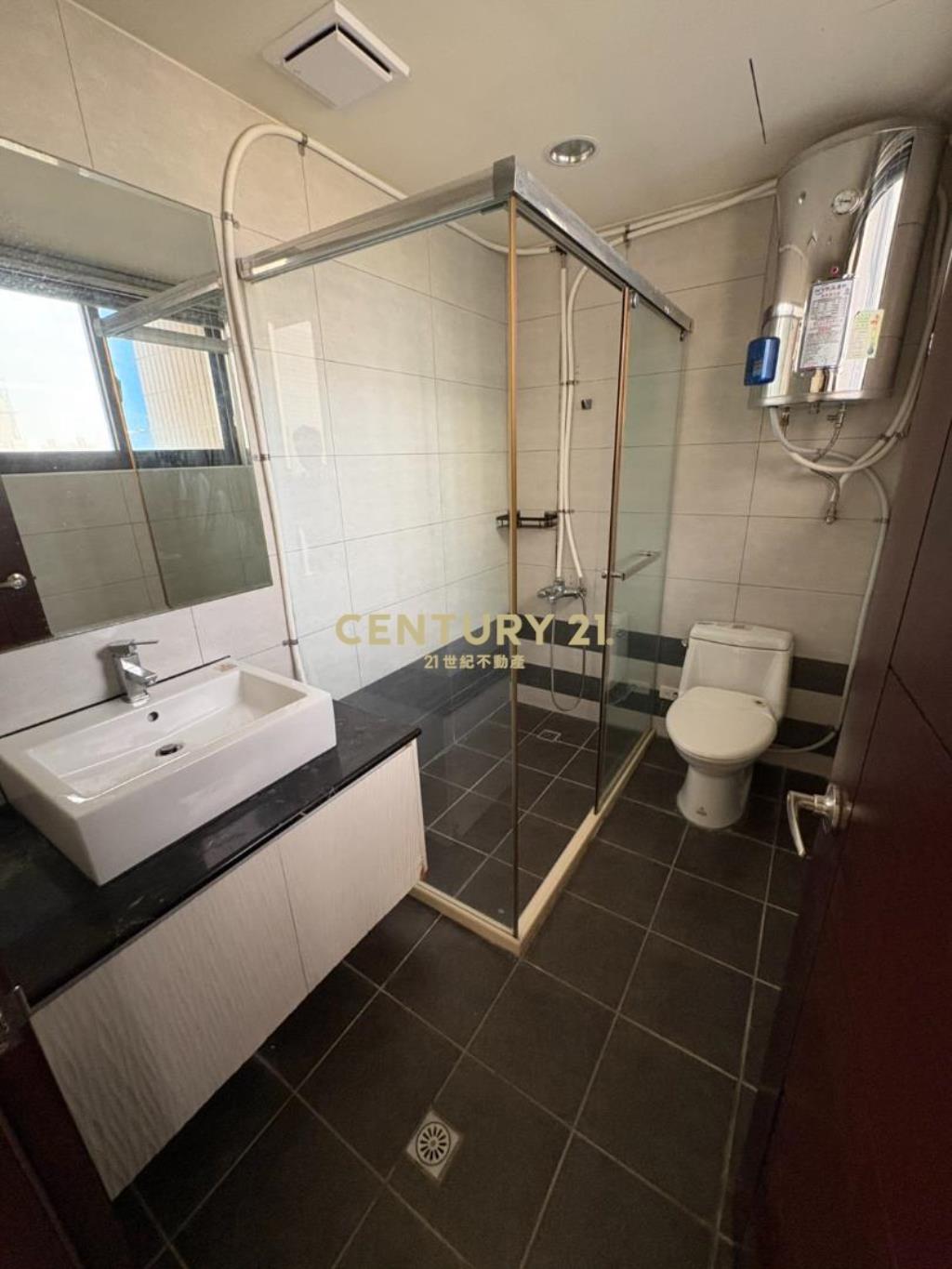 草漯市區大地坪電梯別墅