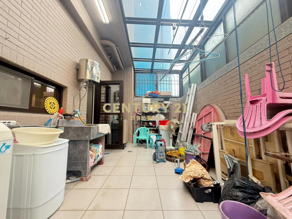 草漯市區大地坪電梯別墅