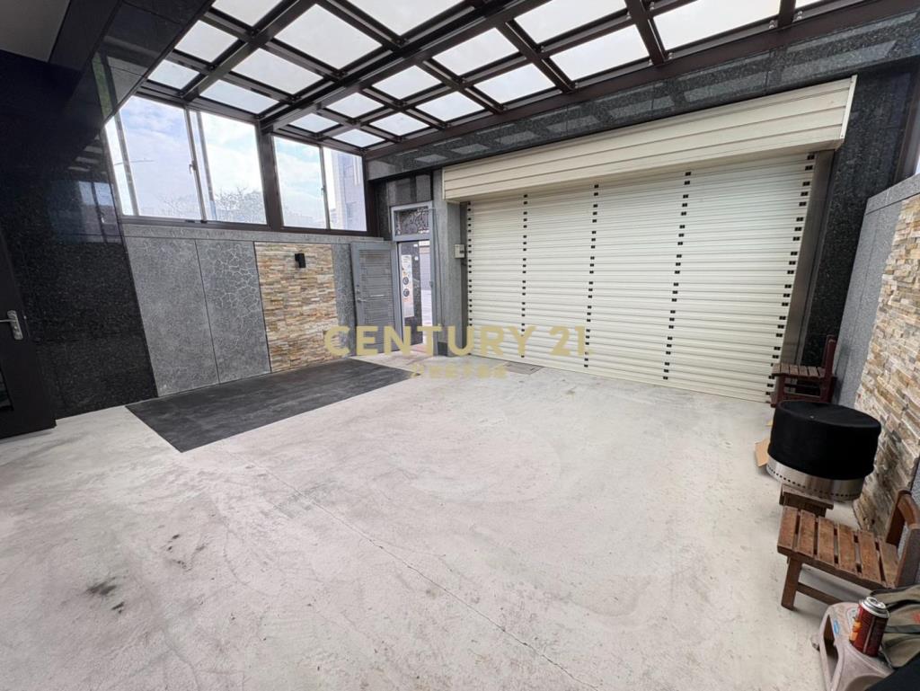 草漯市區大地坪電梯別墅