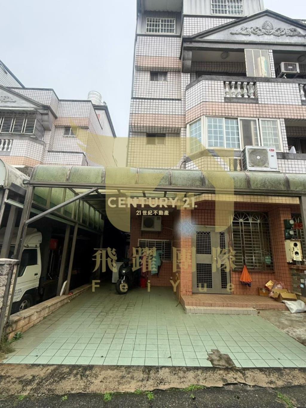 楊梅近愛買大地坪雙車前庭後院美墅