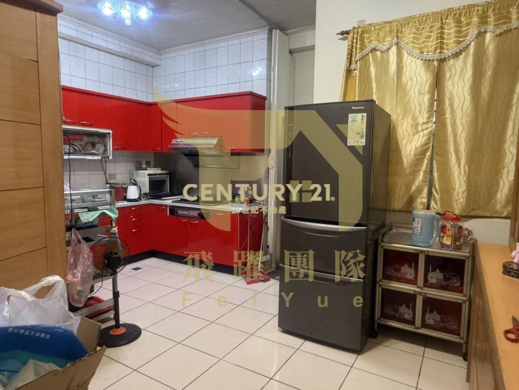 楊梅近愛買大地坪雙車前庭後院美墅