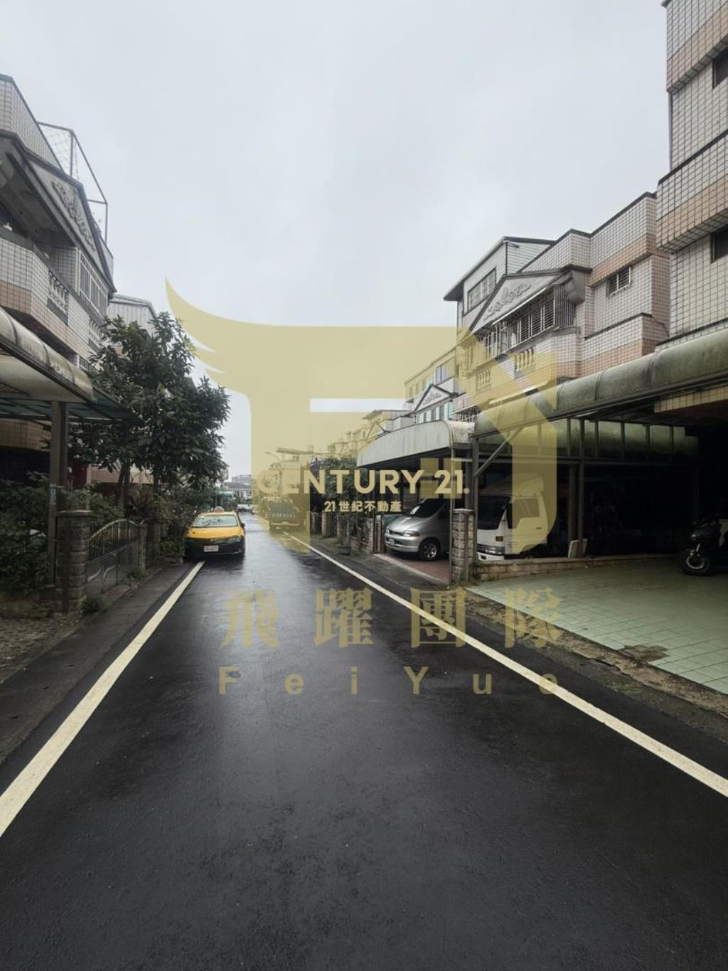 楊梅近愛買大地坪雙車前庭後院美墅