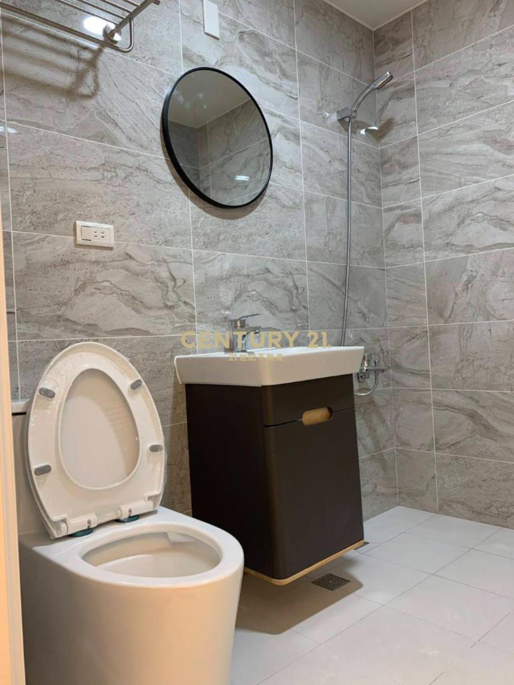 桃園中平商圈精美2+1房