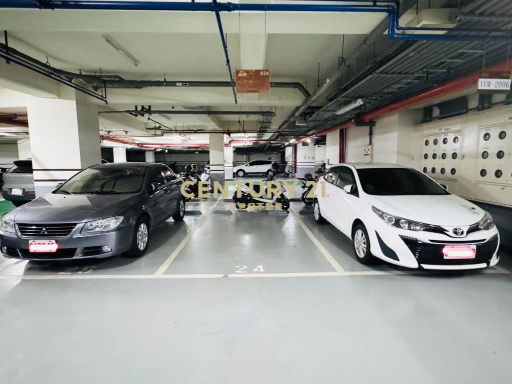 中原、華勛商圈-宜雄晶硯三房車