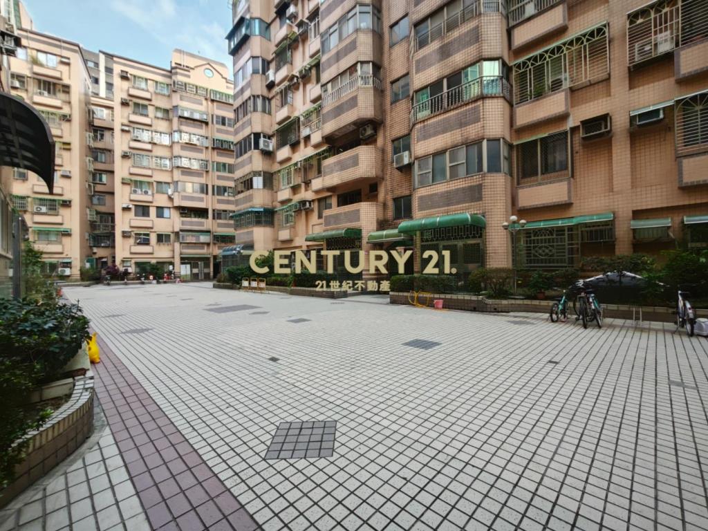 華勛低總2房2衛1+2樓 住店