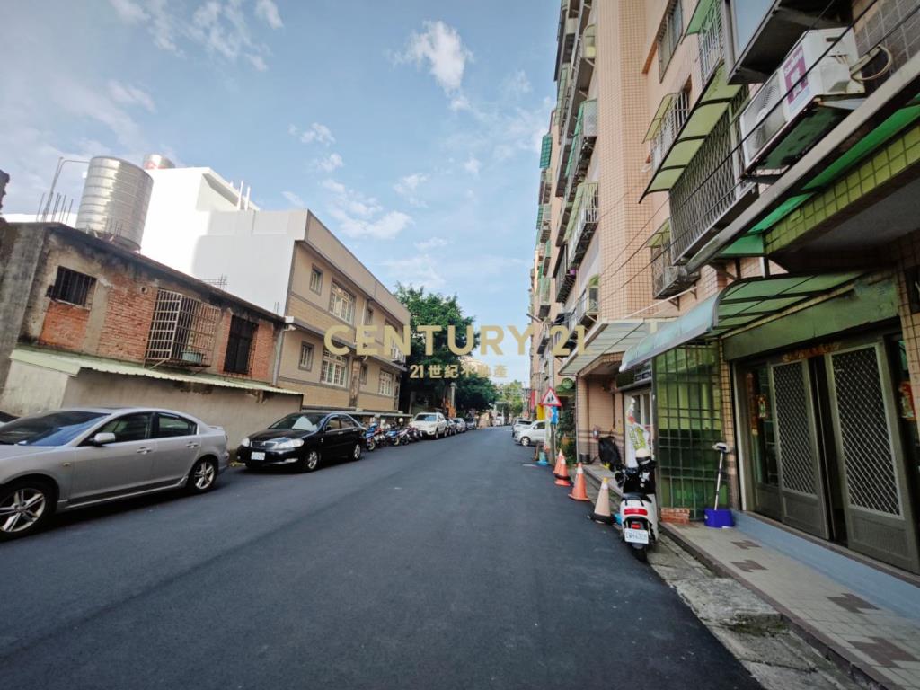 華勛低總2房2衛1+2樓 住店